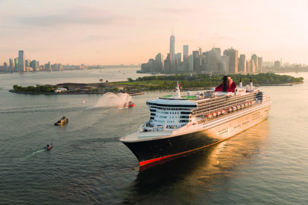 La Queen Mary2 arriva a NYC per celebrare il 175° anniversario della Cunard Line