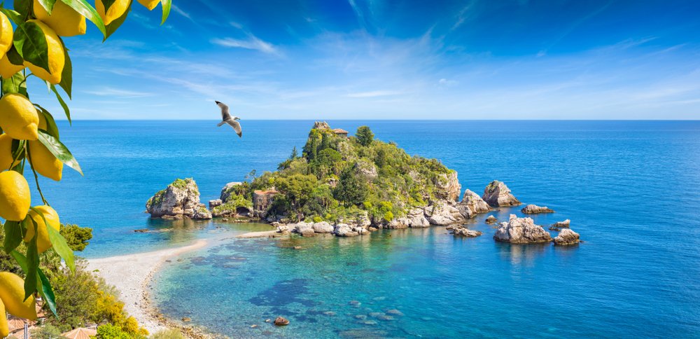 Le spiagge più belle della Sicilia: acque calde e paesaggi mozzafiato