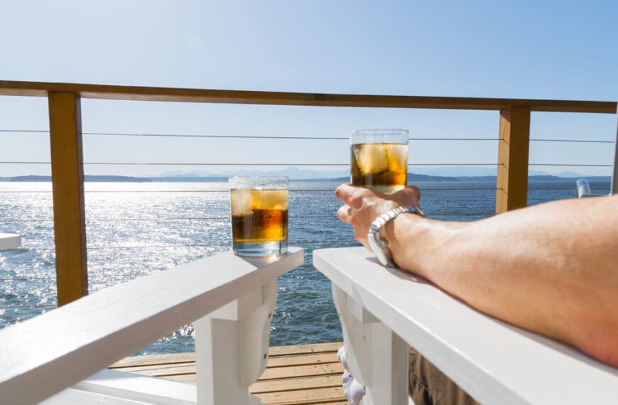 Cose da non fare sul balcone di una nave da crociera